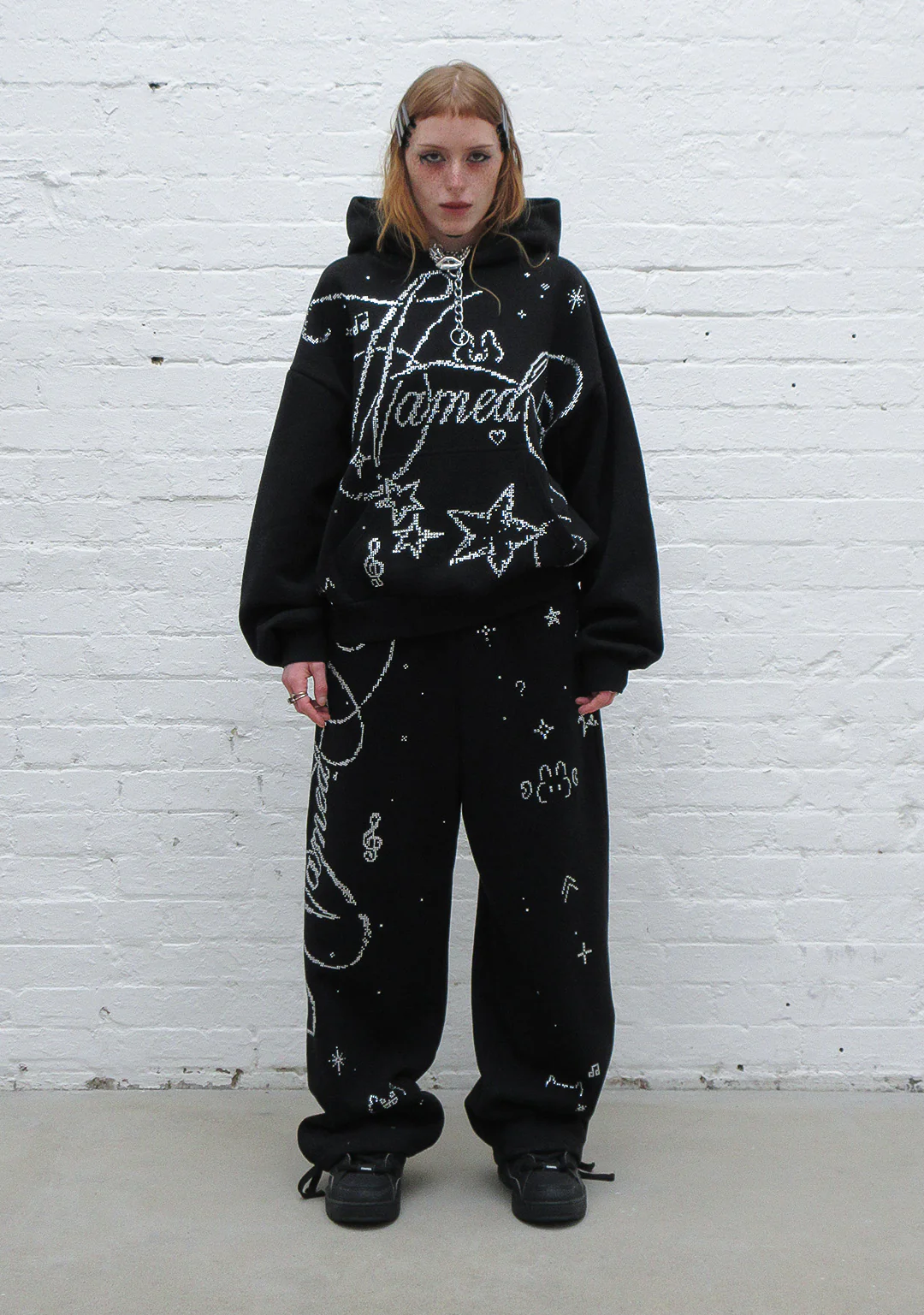DREAMER RHINESTONE TEDDY PULLOVER HOODIE BLACK - Image 3