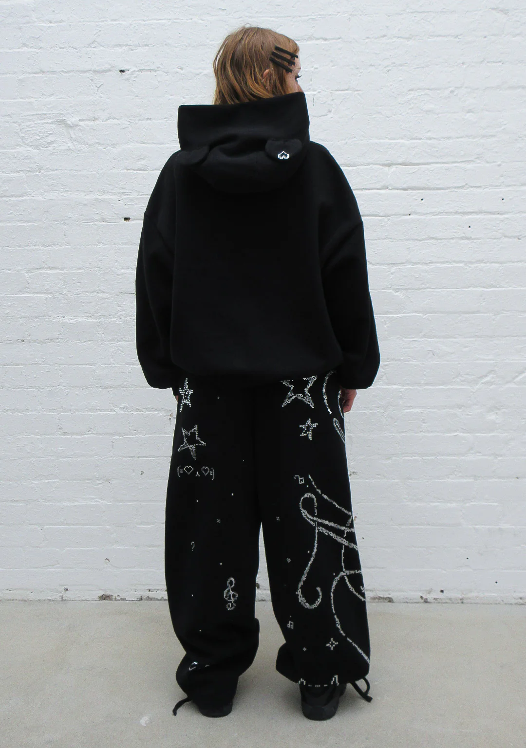 DREAMER RHINESTONE TEDDY PULLOVER HOODIE BLACK - Image 4