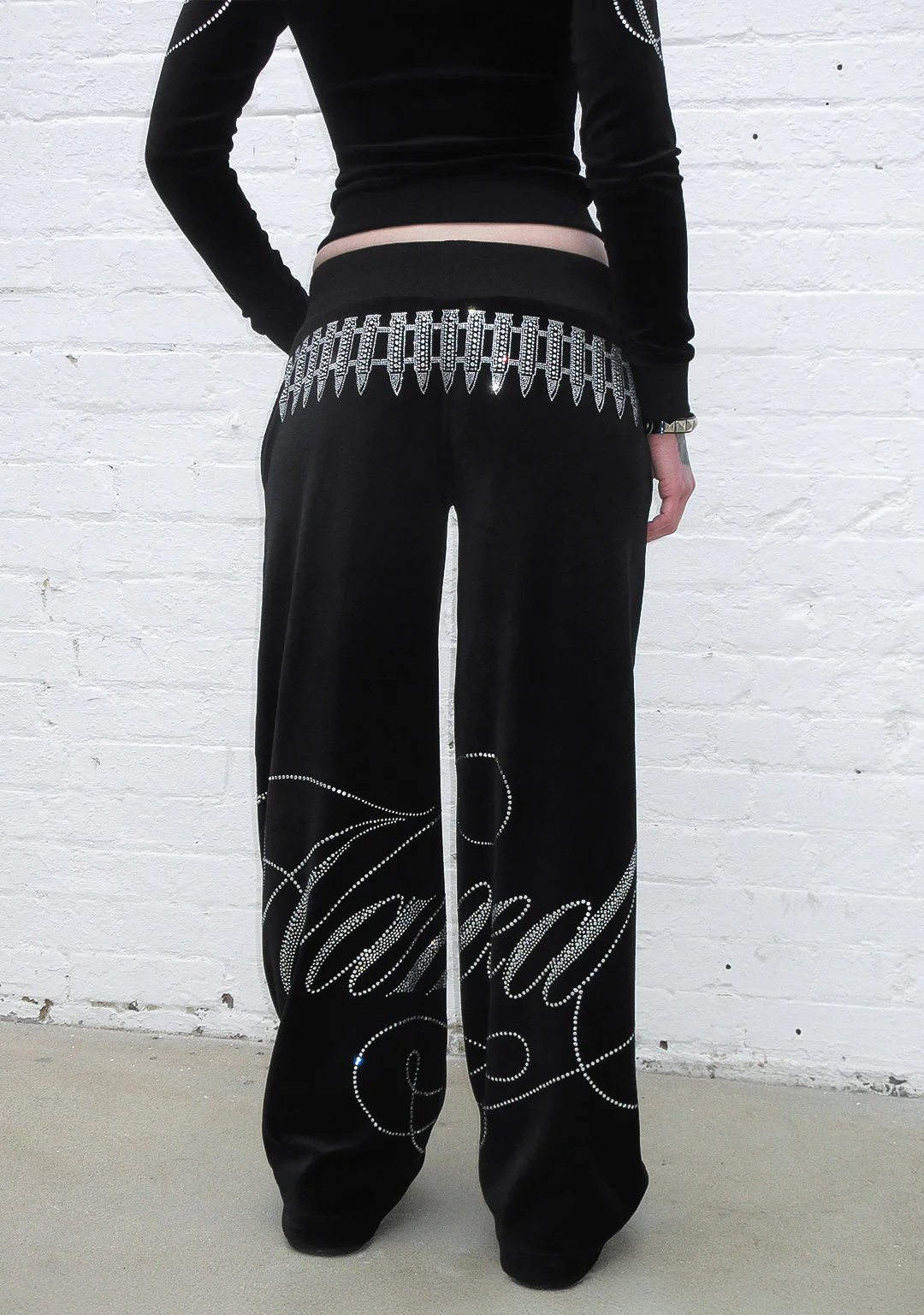 ENEMY RHINESTONE VELOUR SWEATPANTS BLACK - Image 3