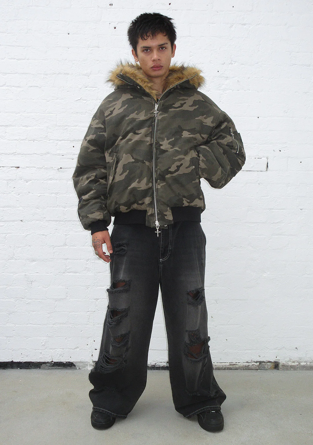 FAITHFUL STUDDED OVERSIZED JEANS WASHED BLACK - Image 6