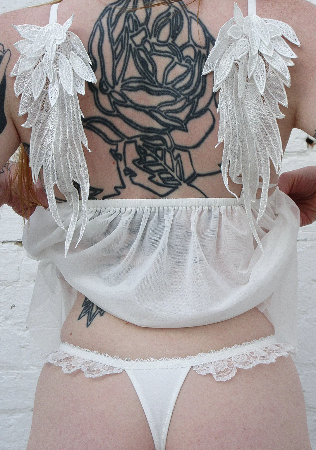FALLEN RHINESTONE LACE RUFFLE THONG WHITE - Image 3