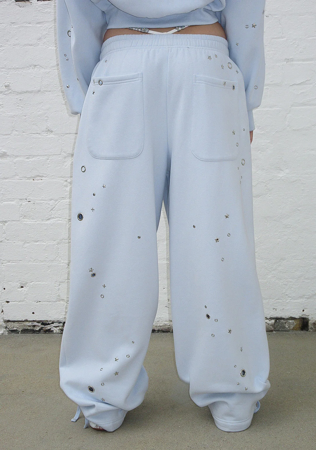 GLITCH EYELET OVERSIZED SWEATPANTS BABY BLUE - Image 4