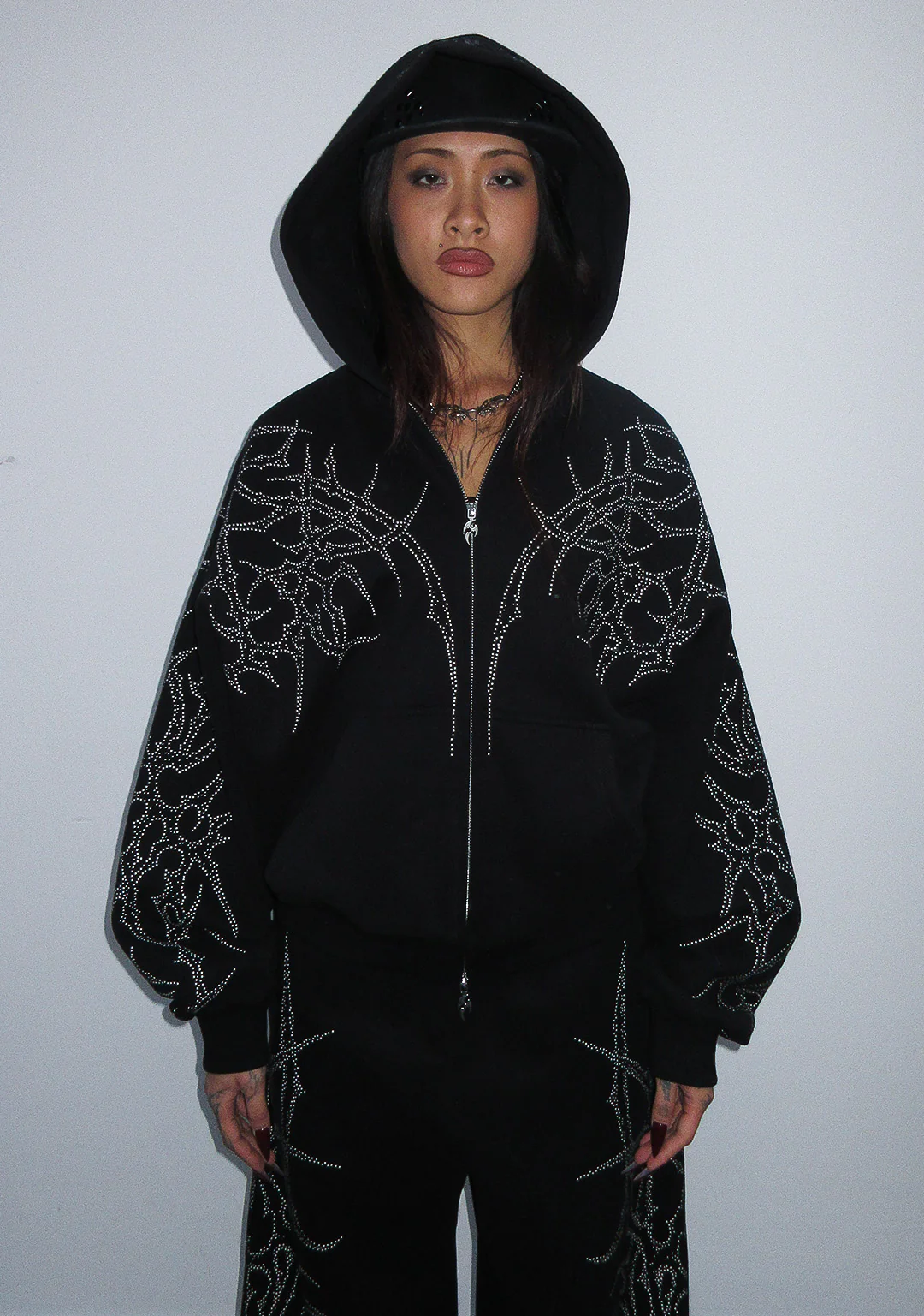 HAUNT STUDDED ZIP HOODIE BLACK - Image 3
