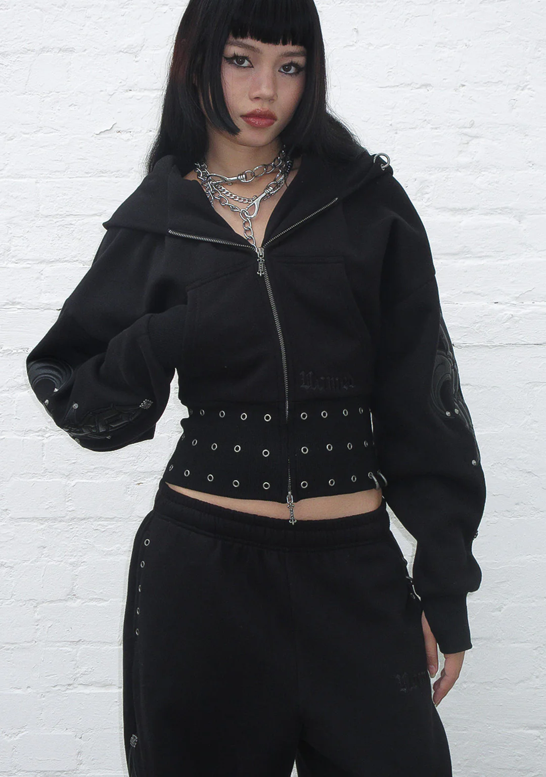 MIDNIGHT STUDDED FITTED WAIST ZIP CROP HOODIE BLACK - Image 3
