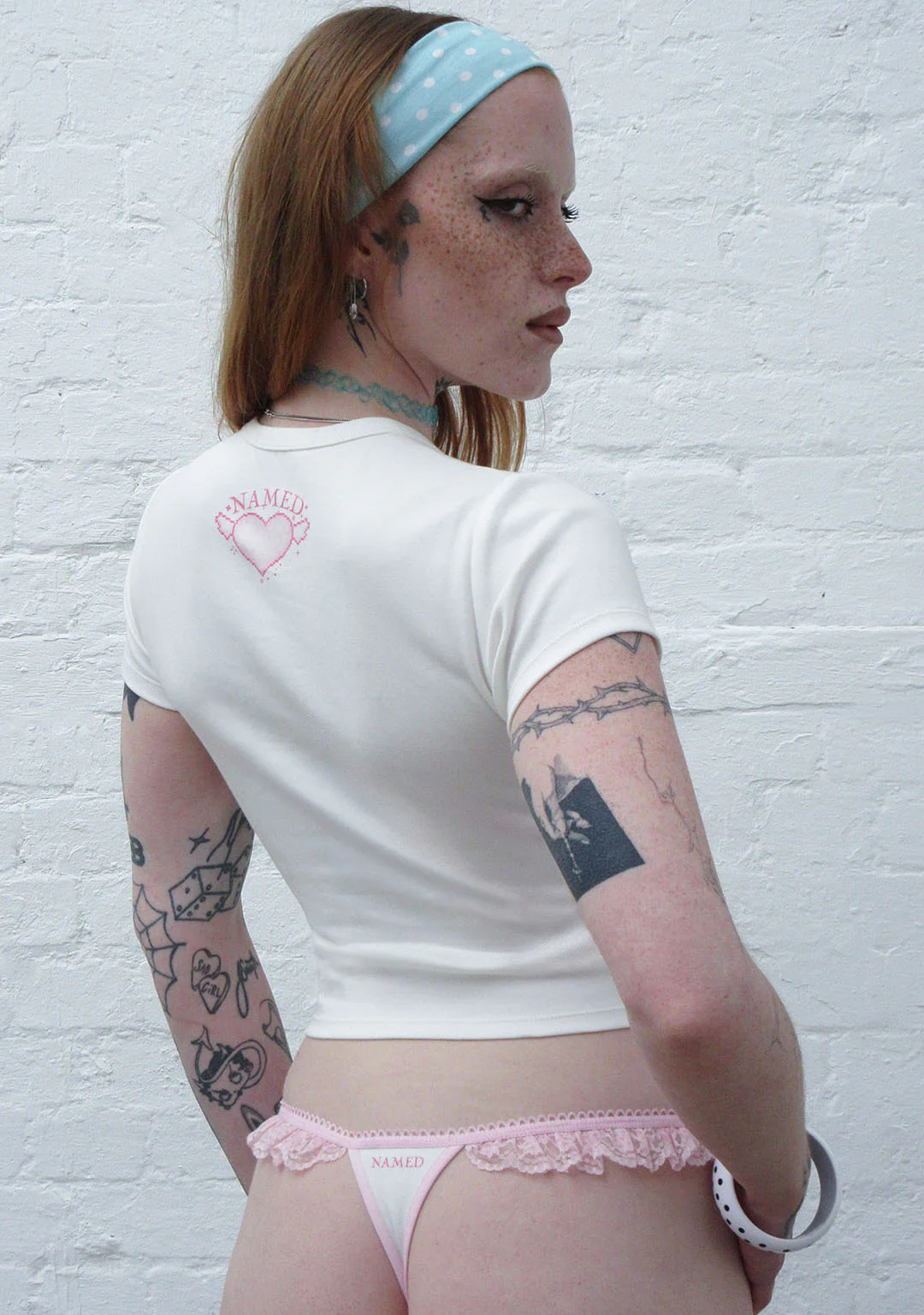 NETWORK GLITTER SCULPT BABY TEE WHITE - Image 3