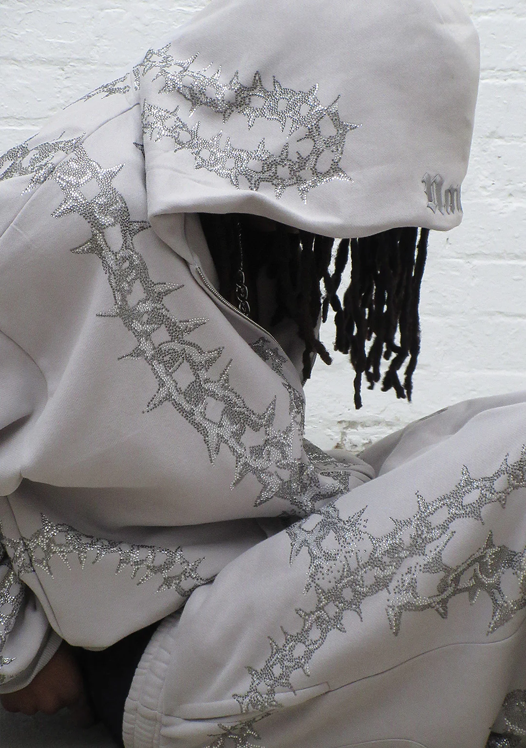 OMEN RHINESTONE OVERSIZED SWEATPANTS SMOKE GREY - Image 3