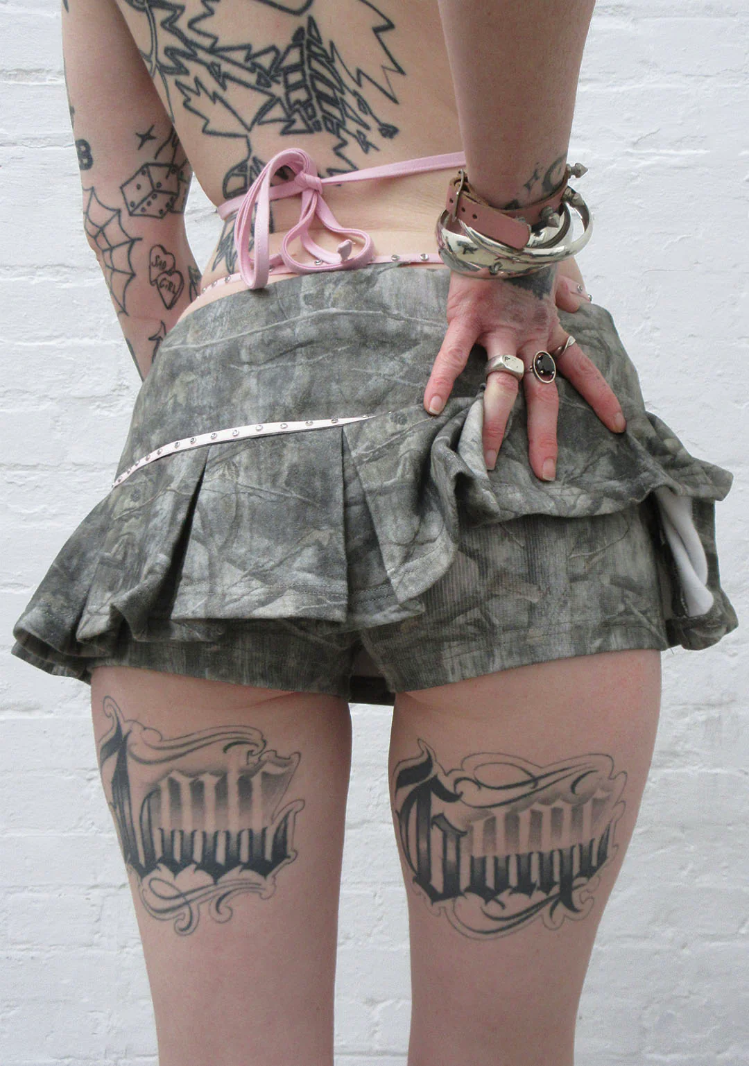SPOILT PLEATED MICRO SKIRT TREE CAMO - Image 7