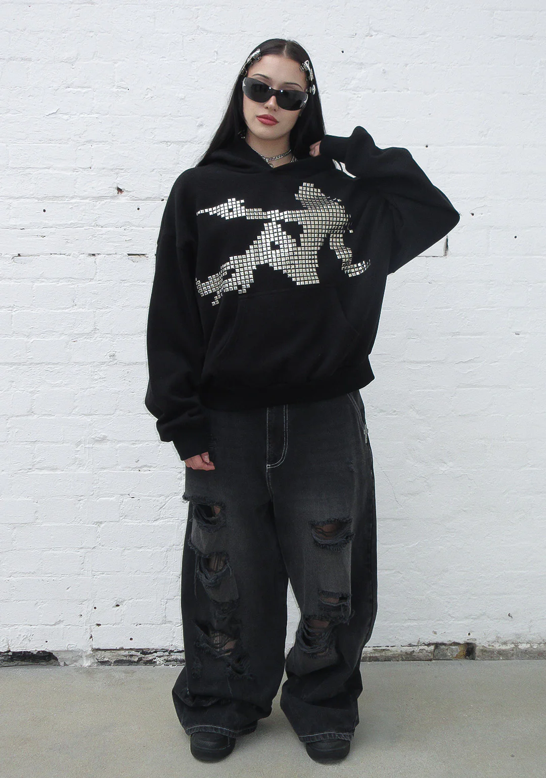 STRANGERS STUDDED SILHOUETTE PULLOVER HOODIE BLACK - Image 3