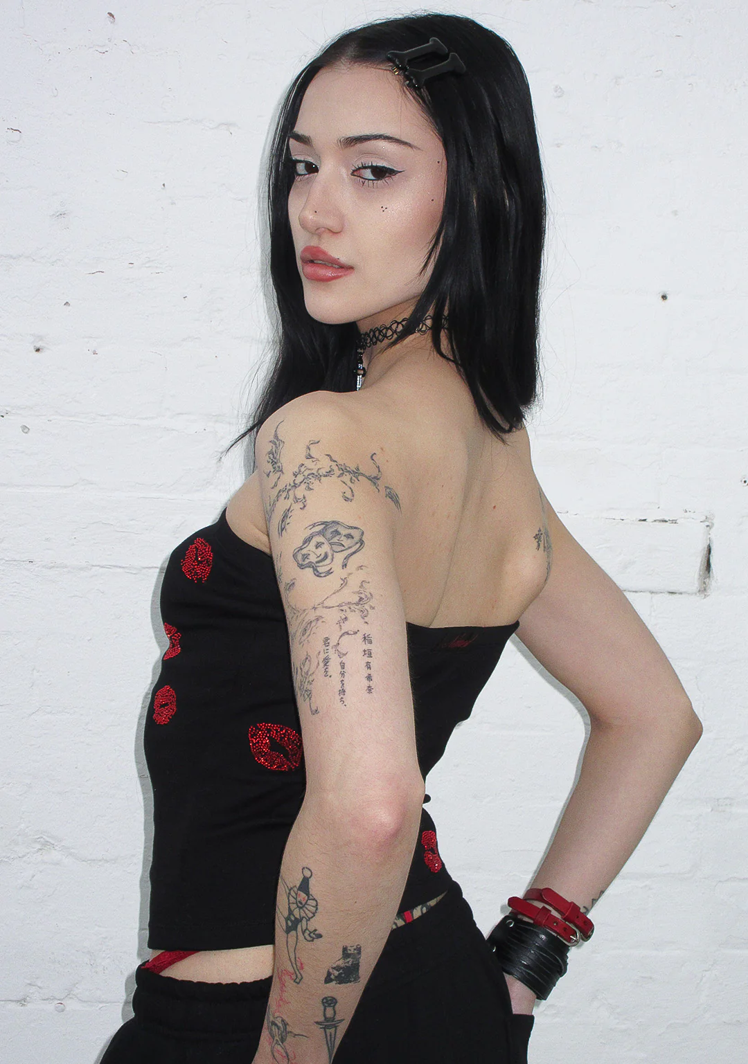 TEASE RHINESTONE KISS TUBE TOP BLACK - Image 4