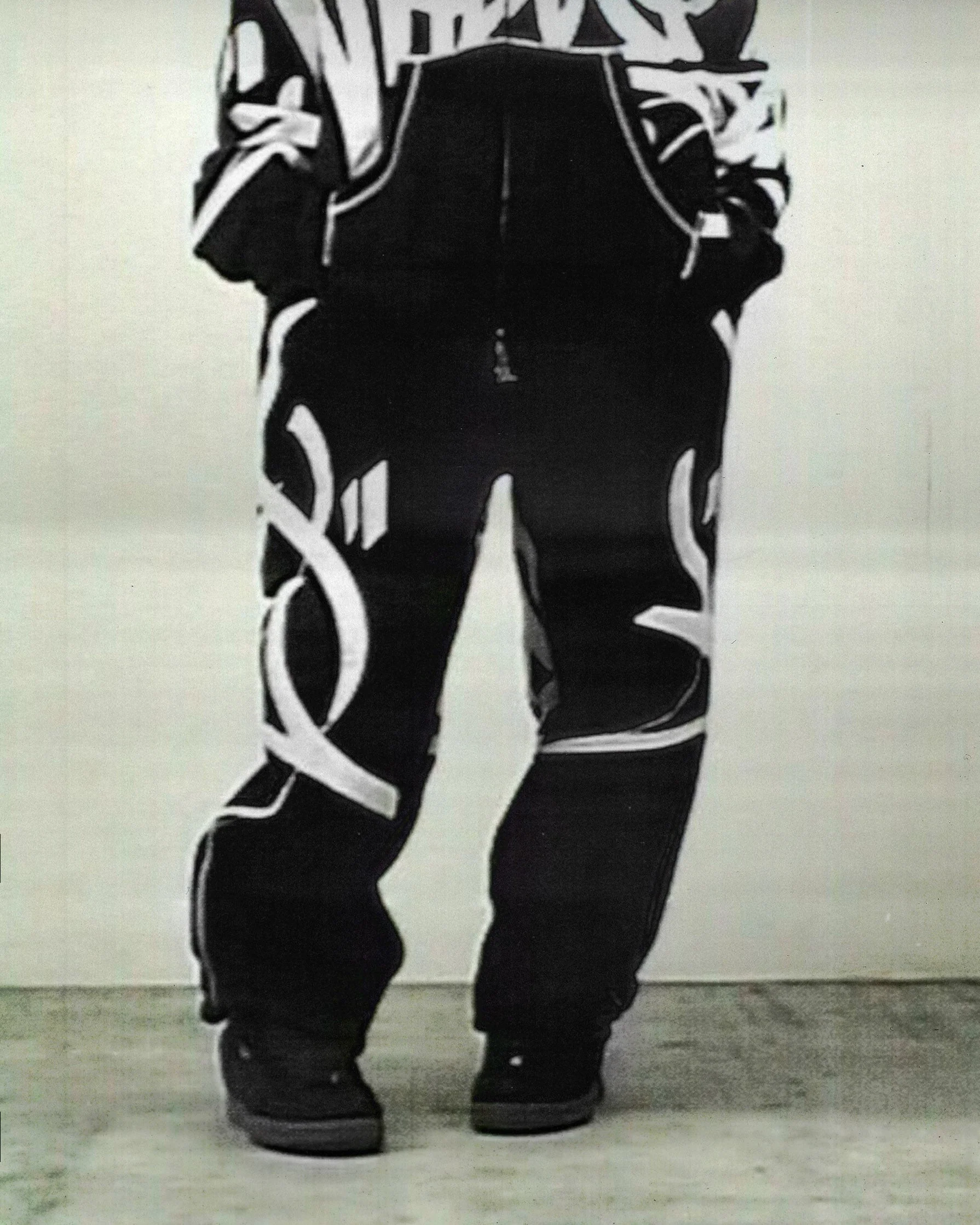 VANDALISM SWEATS STENCIL BLACK - Image 3