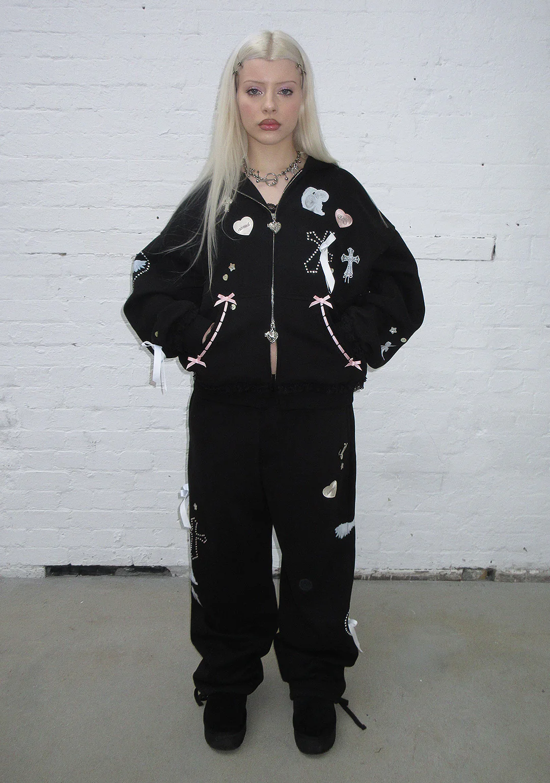 WHISPER ZIP HOODIE BLACK - Image 3